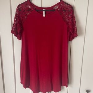 Zenana Red lace sleeve tee